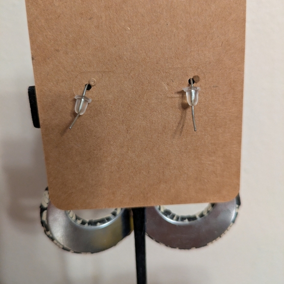 🎄BOGO FREE🎄Handmade Black and Cream Woven Hoop Earrings - Picture 3 of 3